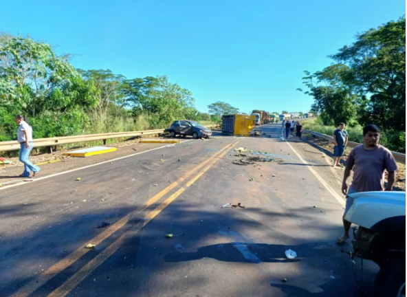 Imagem de compartilhamento para o artigo Acidente onde carreta caiu em rio deixa um morto e três feridos em Paranaíba da MS Todo dia